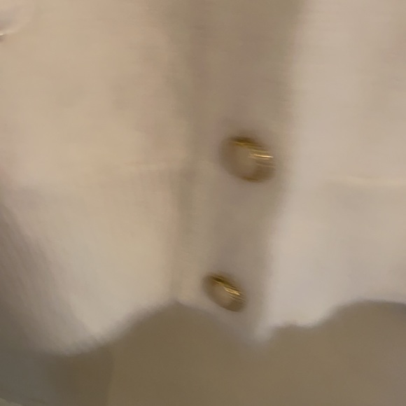 Beautiful 90s Romantic Sweater with ribbon floral appliqué and pearl buttons. - Picture 6 of 7